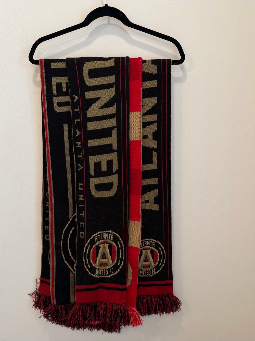 Atlanta United FC Scarves Lot of 4 Scarf Red Black Gold Soccer Knit MLS Fan